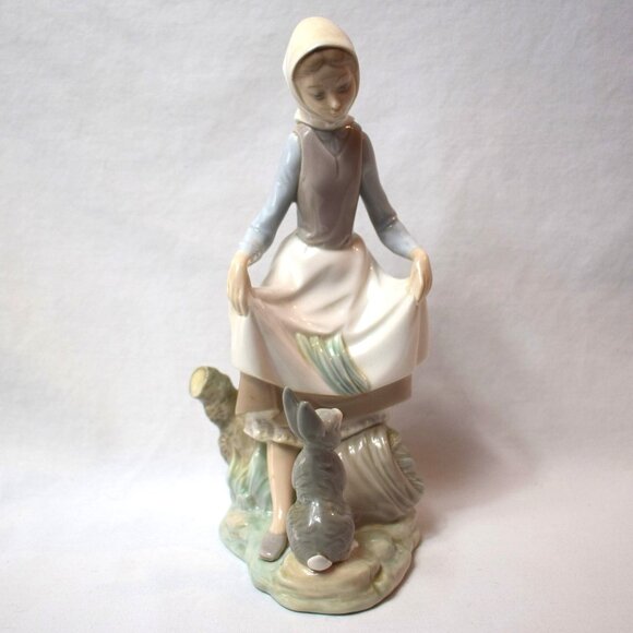Vintage Lladro Rabbit's Food Girl Feeding Rabbit Retired #4826 Spain No Box
